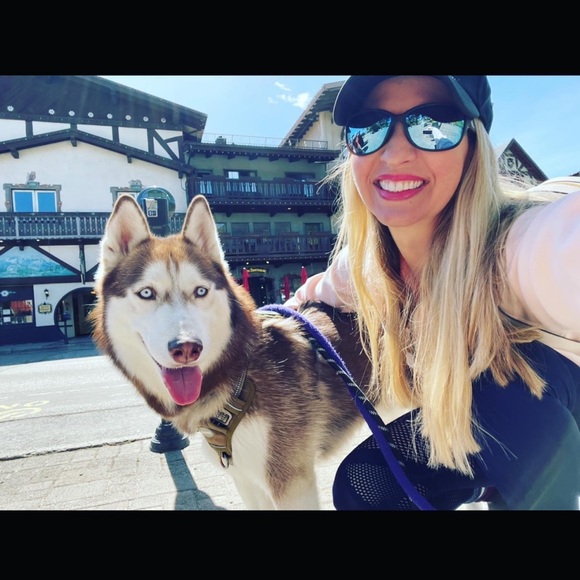 Meet your Posher, Sharon - Picture 2 of 2